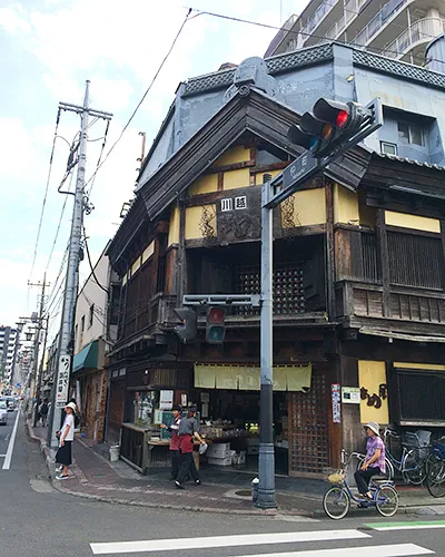 伝統的なお菓子屋さん。