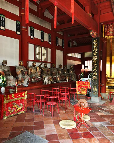 崇福寺の中に広がる風景